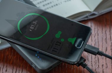 這款帶快充功能的18W充電寶應該是你手機的最佳拍檔